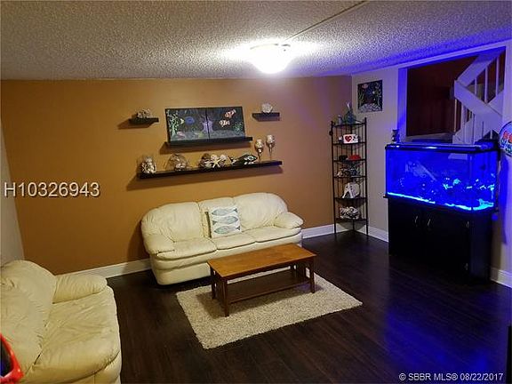 4th image of 2524 N 38th Ave #D-30