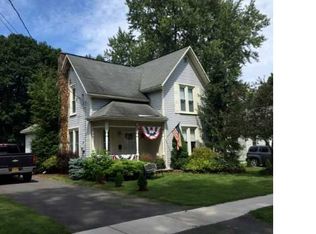 22 Seneca St, Baldwinsville, NY 13027