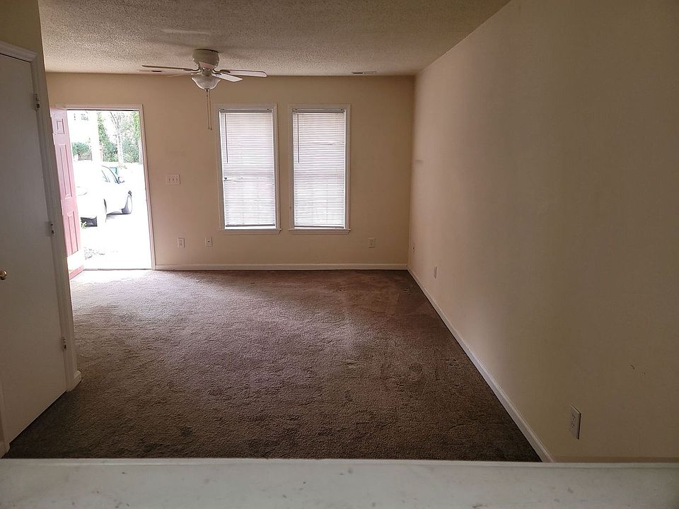 2nd image of 1012 Parkthrough St