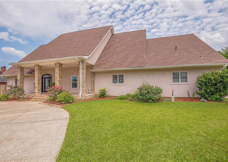 1st image of 2112 Augusta Dr