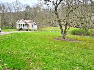 1650 Packs Branch Rd, Mount Hope, WV 25880