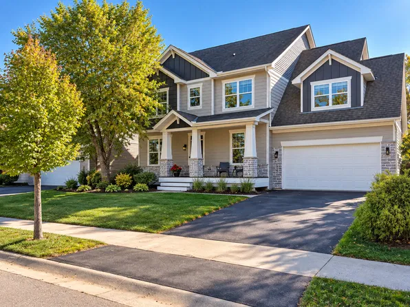 1083 Rosemary Cir, Chaska, MN 55318
