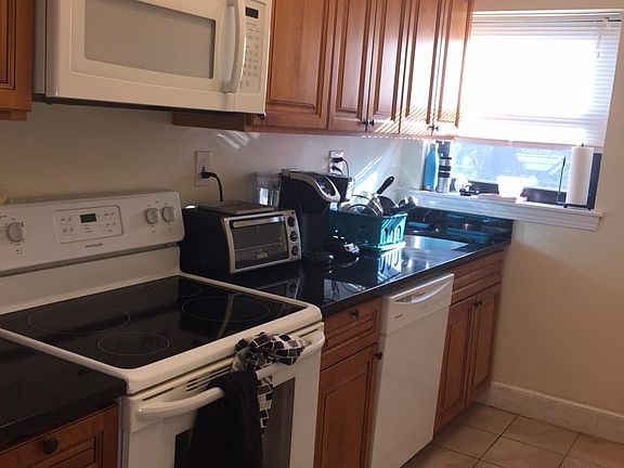 3rd image of 102 Longwood Ave #4
