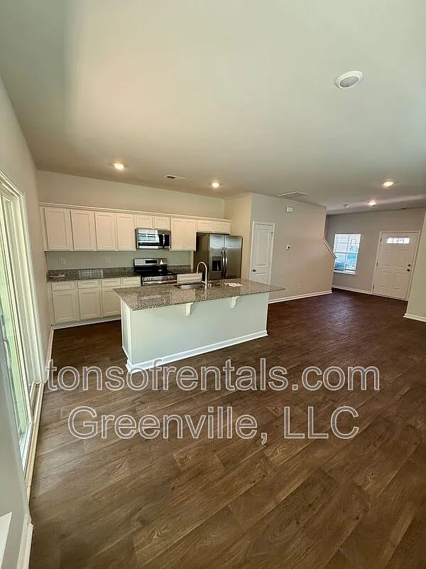 3 bed, 2.5 bath, 1364 sqft, $1,500 — Photo 4