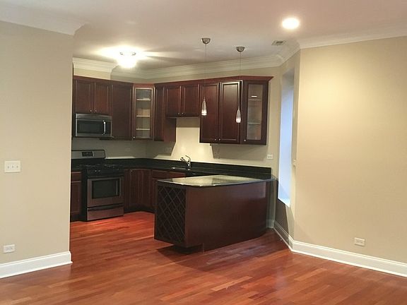 3rd image of 6615 S Woodlawn Ave #3S