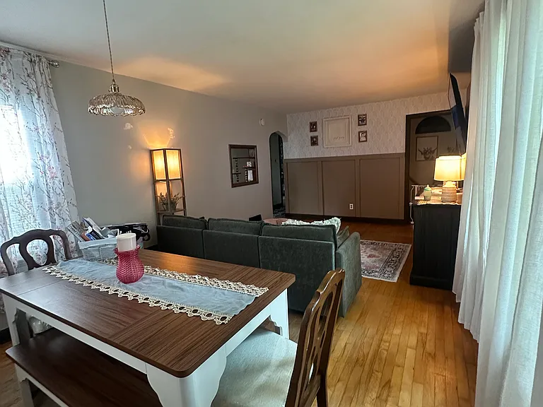 918 N 8th Ave — Photo 3