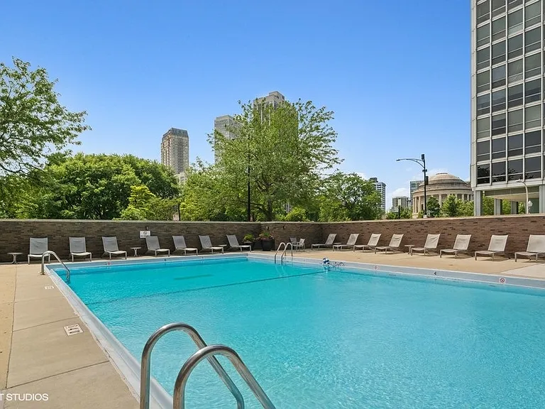 Outdoor Pool / Sundeck
