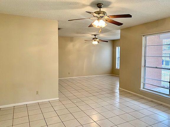 2nd image of 313 Maguey Dr