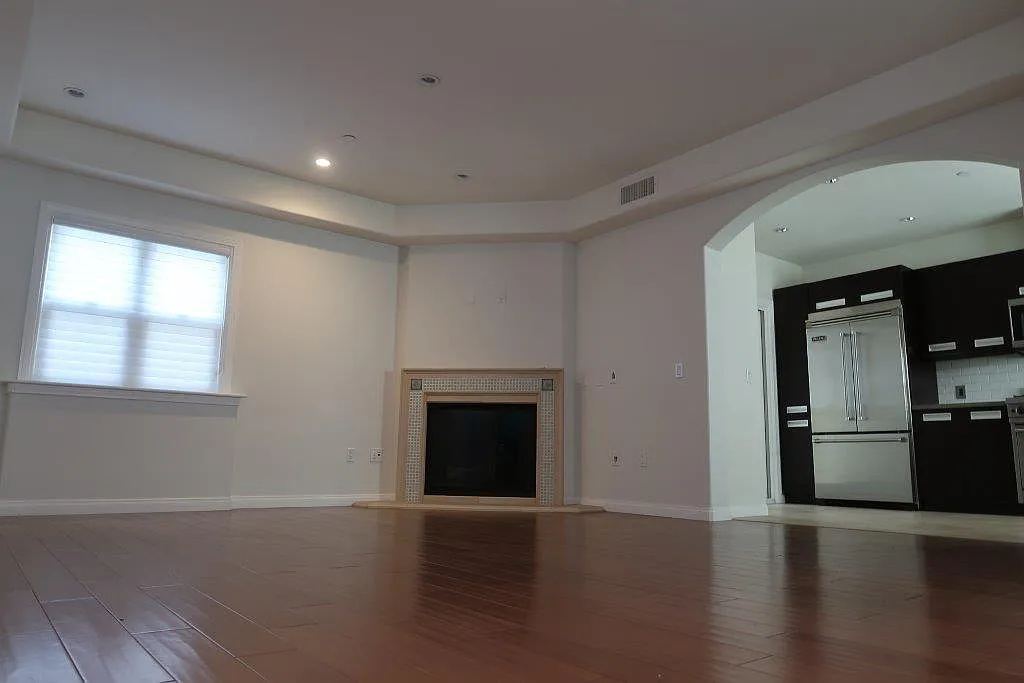 3 bed, 3.5 bath, 1700 sqft, $5,600 — Photo 4