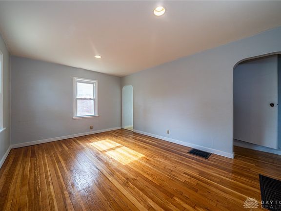 3rd image of 4220 Cleveland Ave