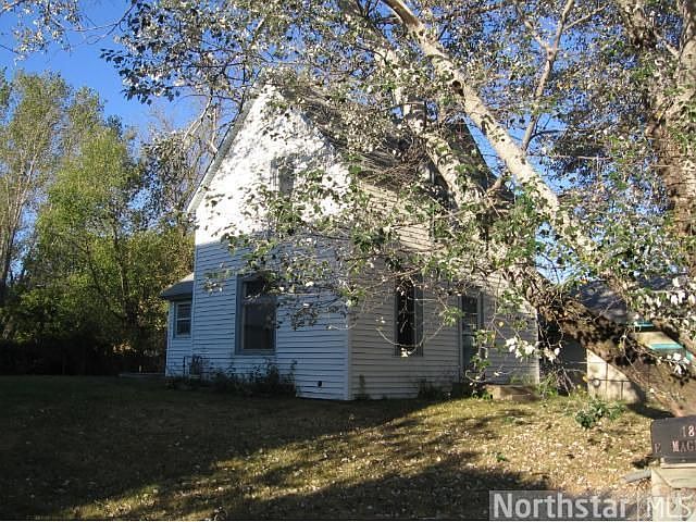 2nd image of 1877 Magnolia Ave E
