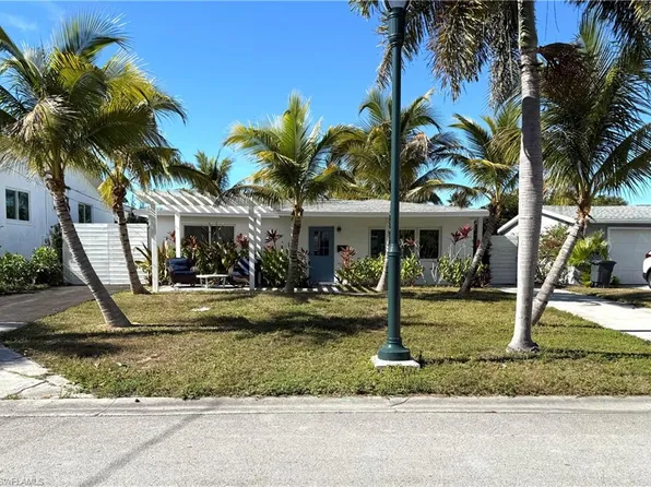 555 14th ST N, NAPLES, FL 34102