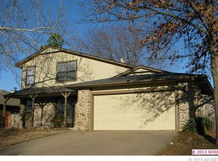 2324 SW Wolf Run Dr, Claremore, OK 74019