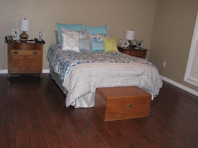 1st image of 101 Amy Ln