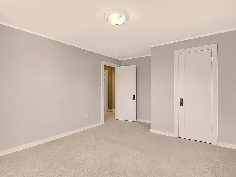 336 S Church St — Photo 23