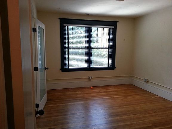 Bedroom Alternate View