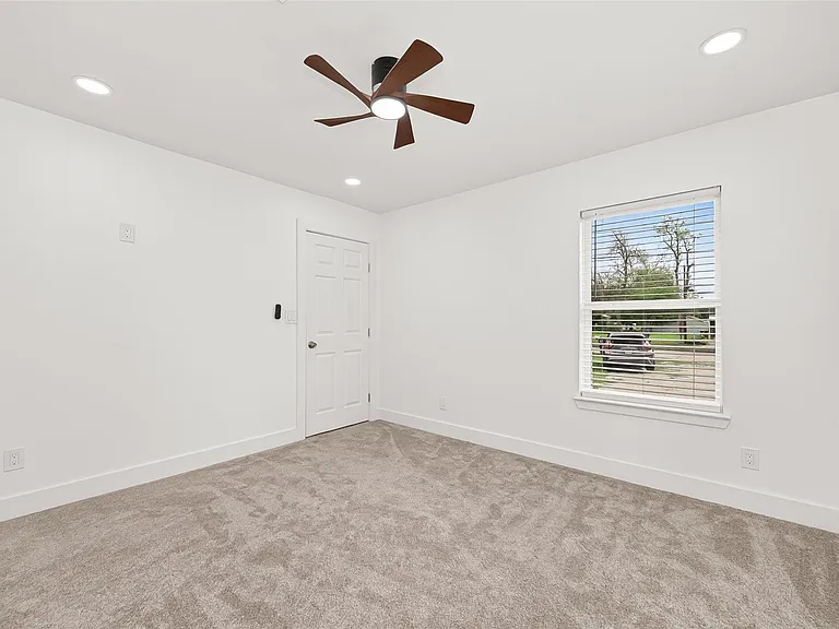 6615 W Montgomery Rd — Photo 19