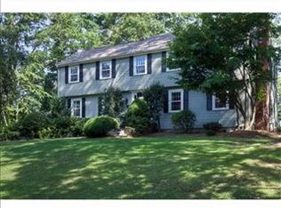 17 Juniper Rd, Lynnfield, MA 01940