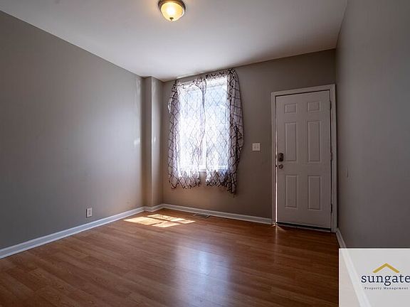 3rd image of 1210A Sargeant St