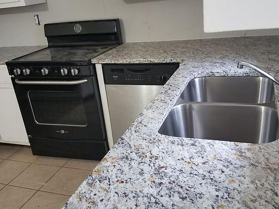 3rd image of 421 Mulligan Dr