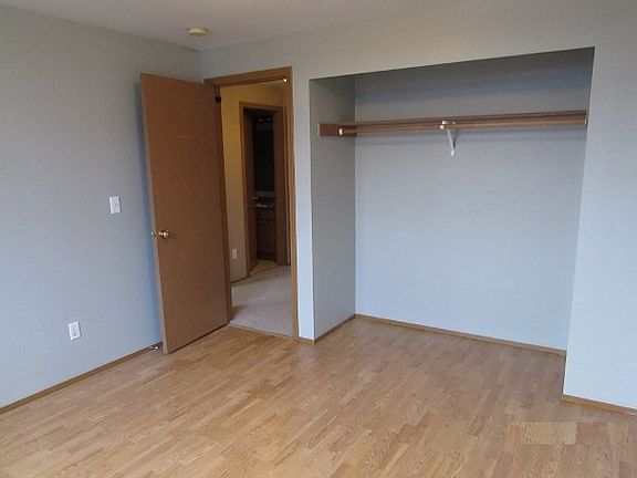 3rd image of 12107 140th St Ct E