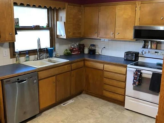 4th image of 1823 Roberts Ave