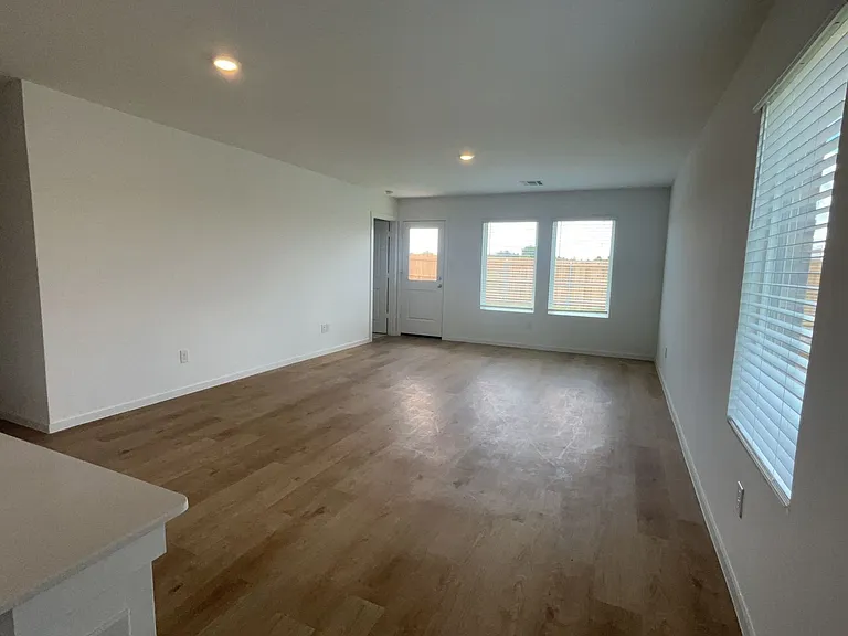 2700 NW 203rd St — Photo 3