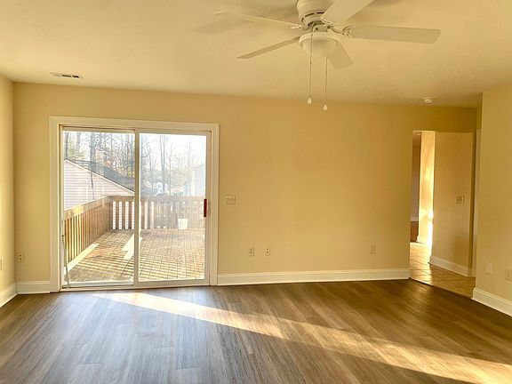 4th image of 275 Barkwood St