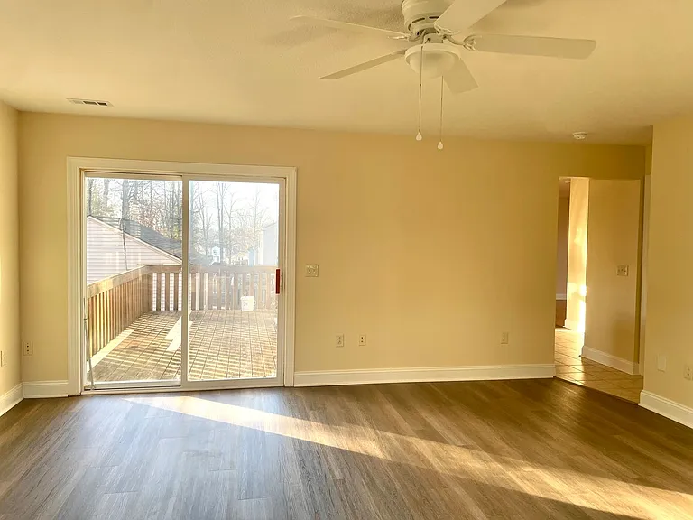 275 Barkwood St — Photo 4