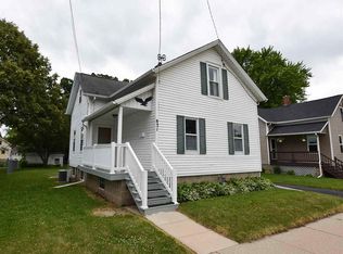 851 W 11th Ave, Oshkosh, WI 54902
