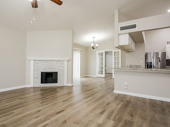 5th image of 2406 Wildbriar Dr