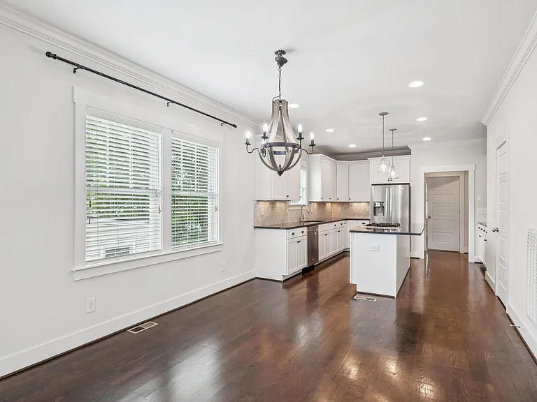 4704B Michigan Ave — Photo 12