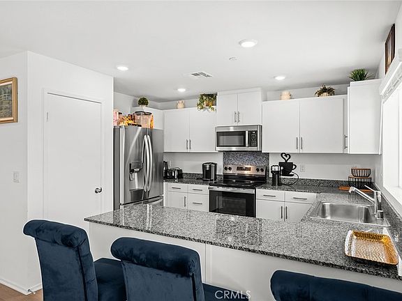 4th image of 1471 Majesty Cir