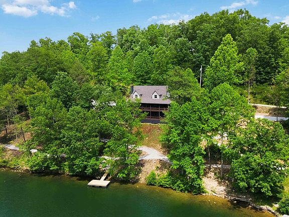 2nd image of 1464 Hawk Ridge Rd