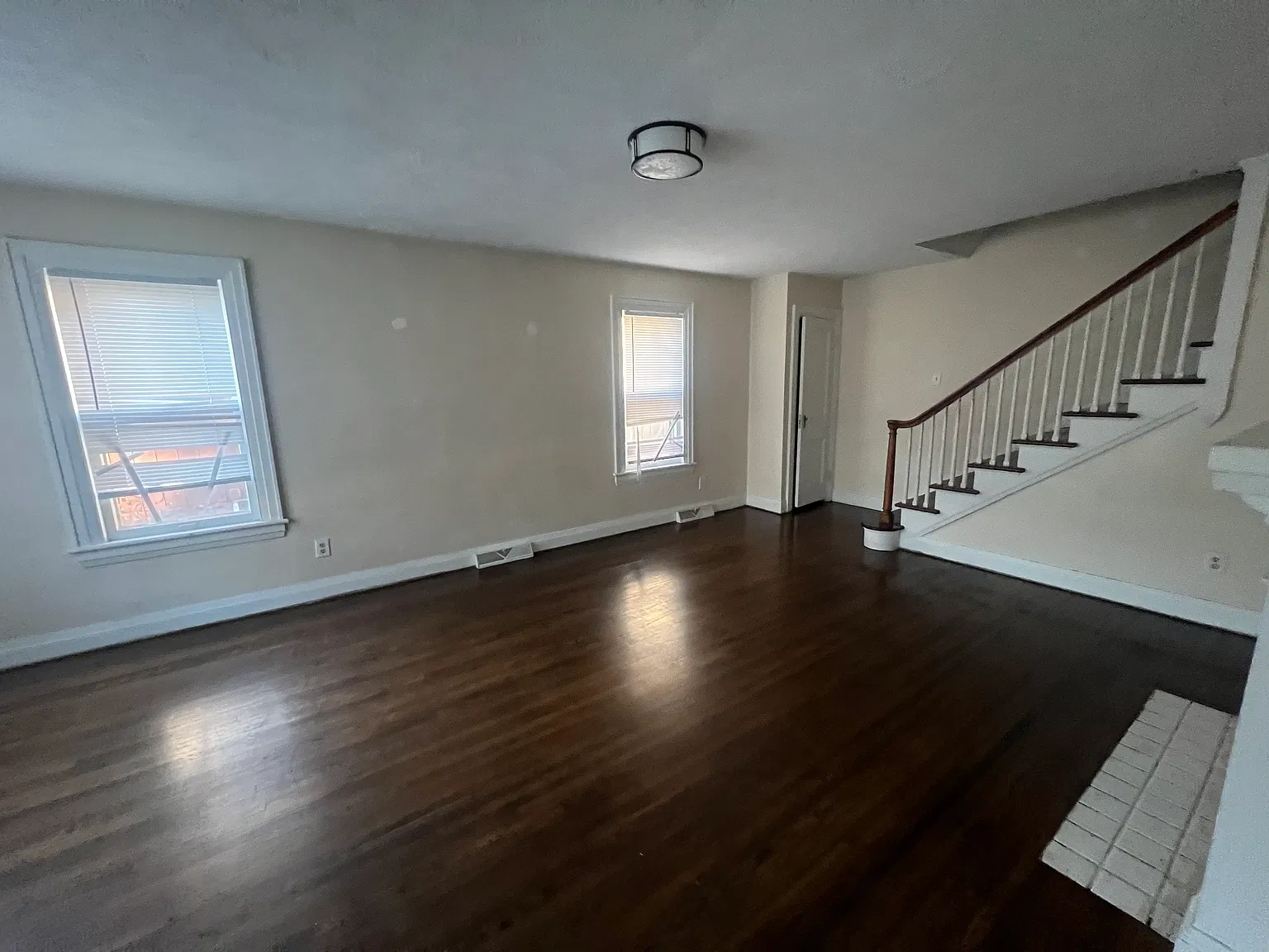 3 bed, 1300 sqft, $1,550 — Photo 3