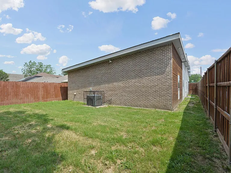 3700 Pueblo St — Photo 16