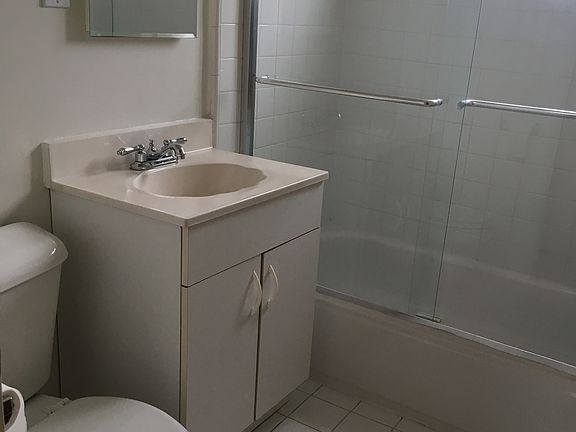 5th image of 504 Grand Blvd APT 6