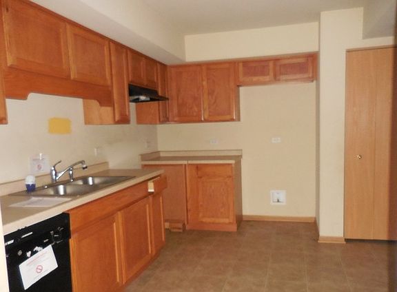 5th image of 1913 Stonegate Dr #1913
