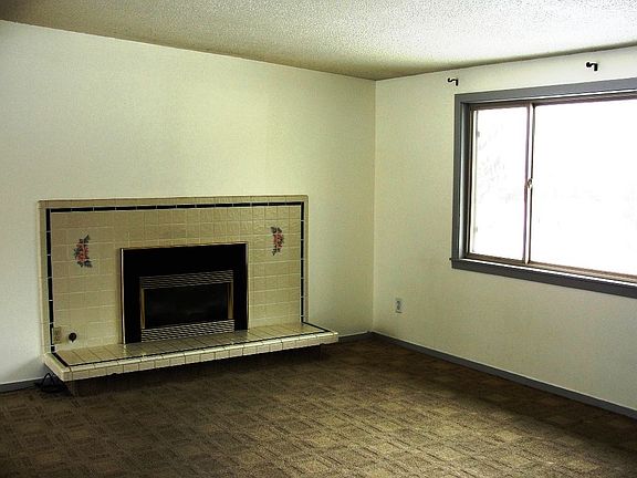 4th image of 700 W Boone Ave