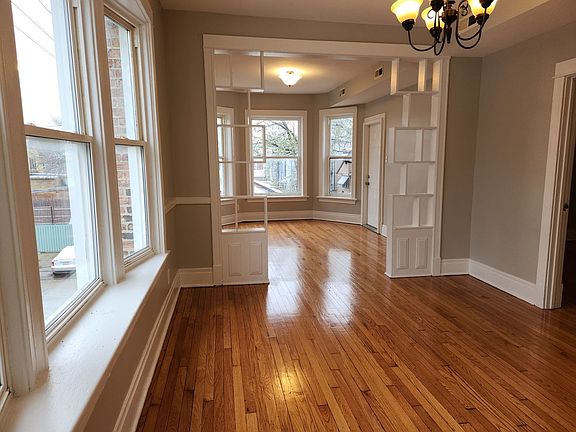 2nd image of 446 N Leclaire Ave #2C