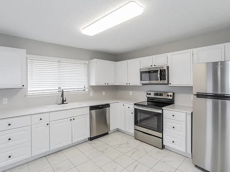 6936 Bentley Ave — Photo 6