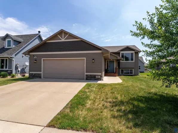 310 N Blair St, Canton, SD 57013