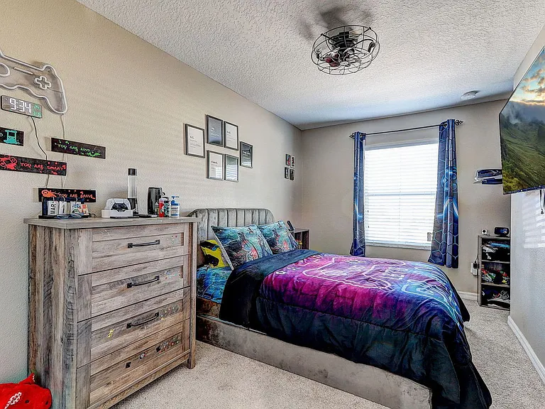 12910 Utopia Gardens Way — Photo 32