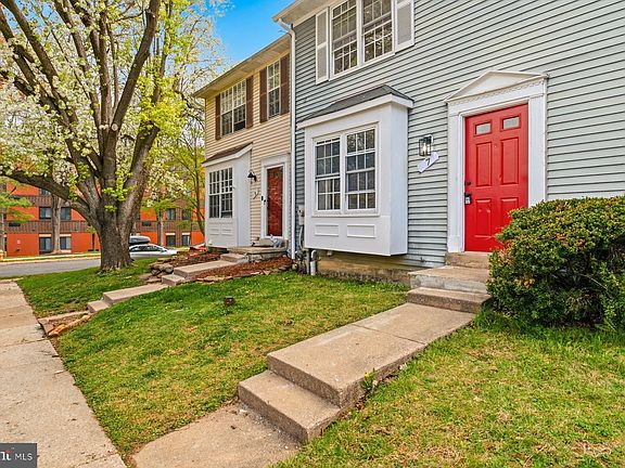 2nd image of 7 Prestwick Sq