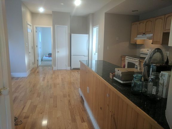 3rd image of 458 Pleasant St