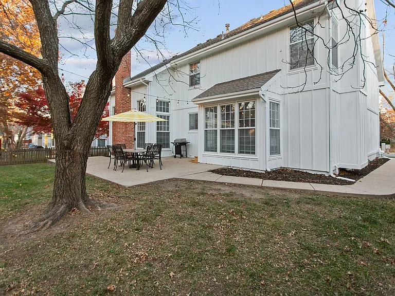 9406 Hall Dr — Photo 7