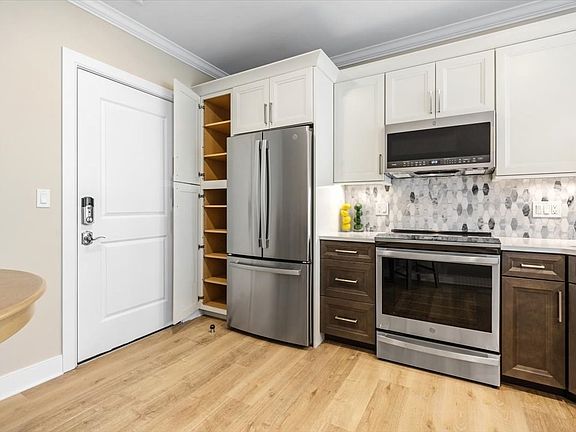 3rd image of 21 Totman St #403