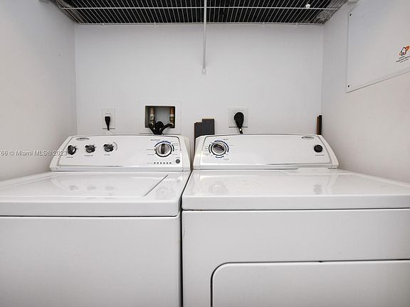 4th image of 1250 S Miami Ave #18