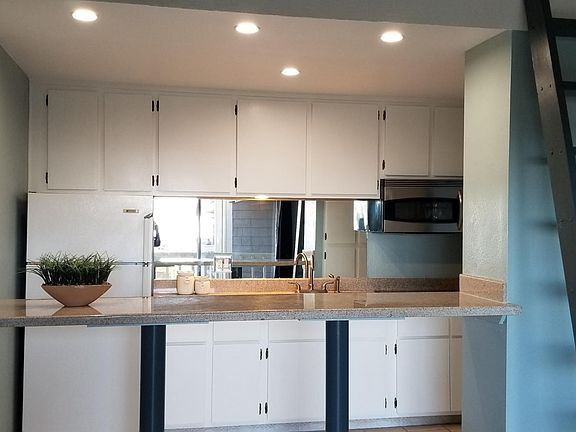 4th image of 6526 Ocean Crest Dr #A314b