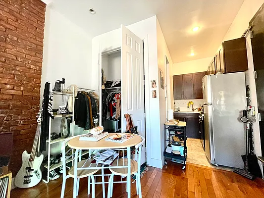 Rented by Pear NYC LLC | media 20